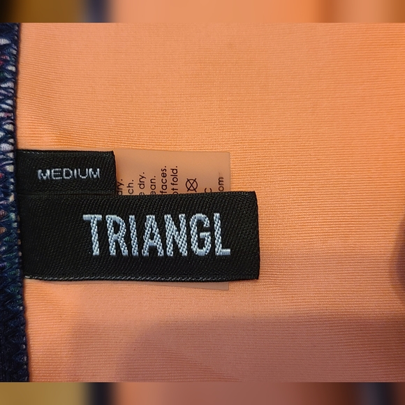 TRIANGL Bikini - Picture 4 of 5